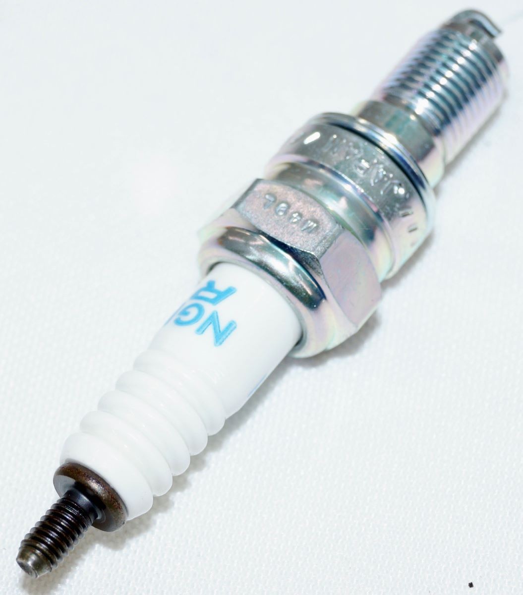 Set of 4 Genuine NGK 6689 CR5EH-9 Nickel Spark Plugs