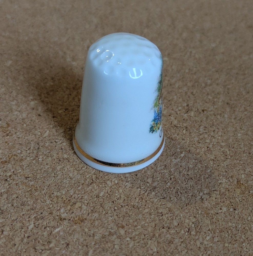 Fine Bone China "Clevedon" One Inch Thimble.