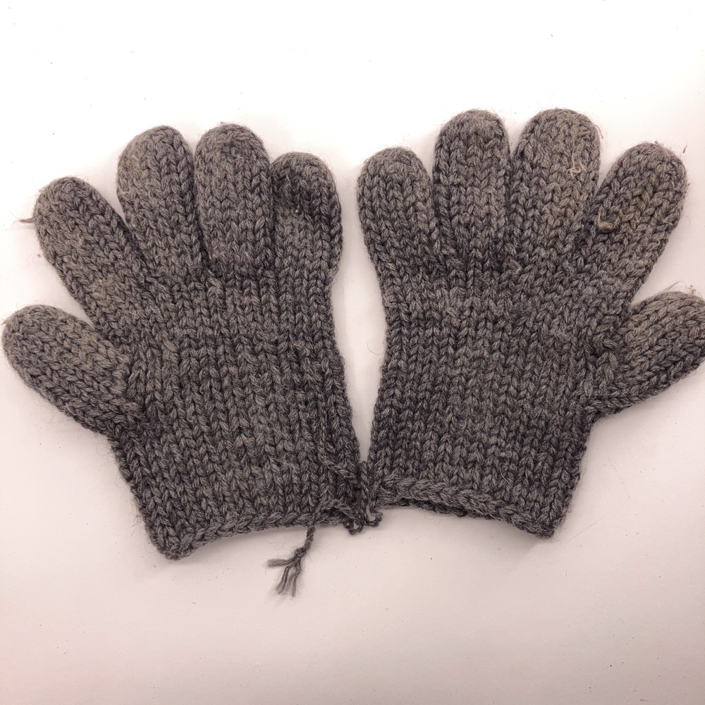 Plain Dark Gray Thick Knit Winter Gloves