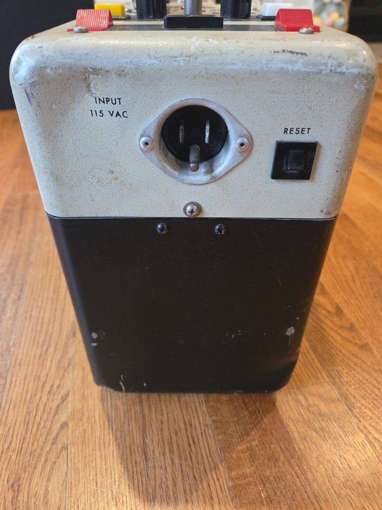 Norman P2000D Strobe Lighting Power Pack Untested