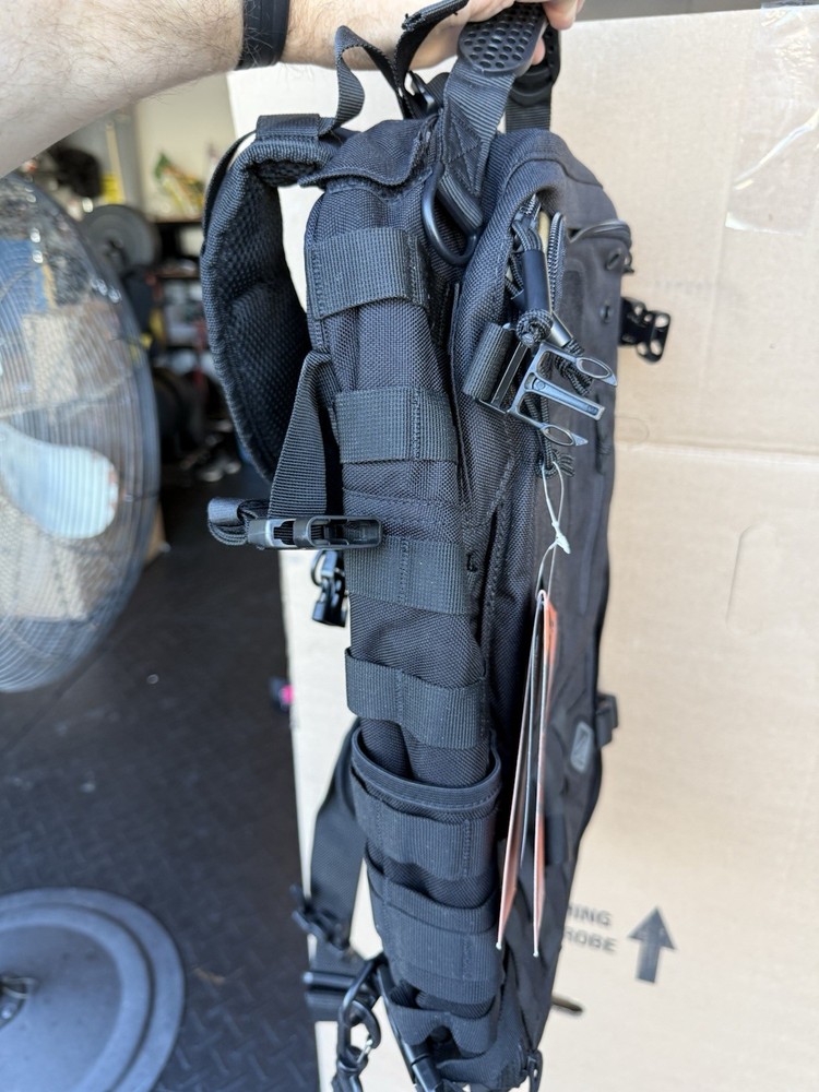 HAZARD 4 Sidewinder(TM) Full Sized Laptop Sling Pack Blue