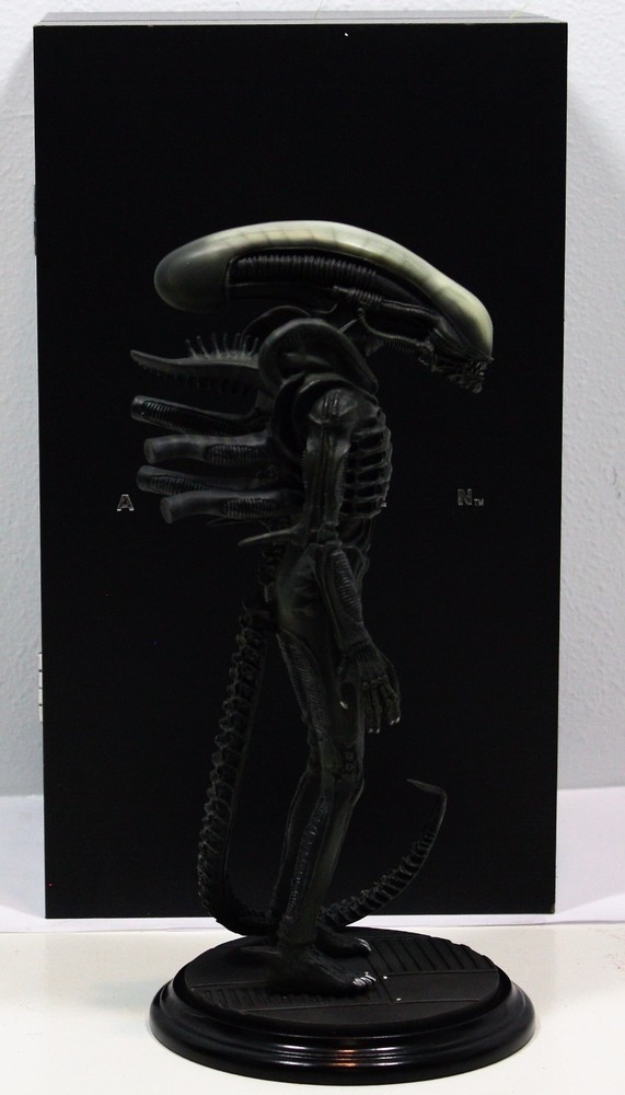 LIMITED X-Plus ALIEN statue Sci-Fi Heavy Weight Collection