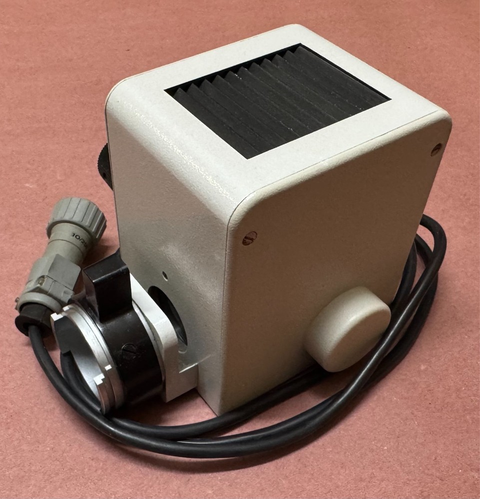 Leitz Microscope Halogen Lamp Housing Light Lamp House Illuminator