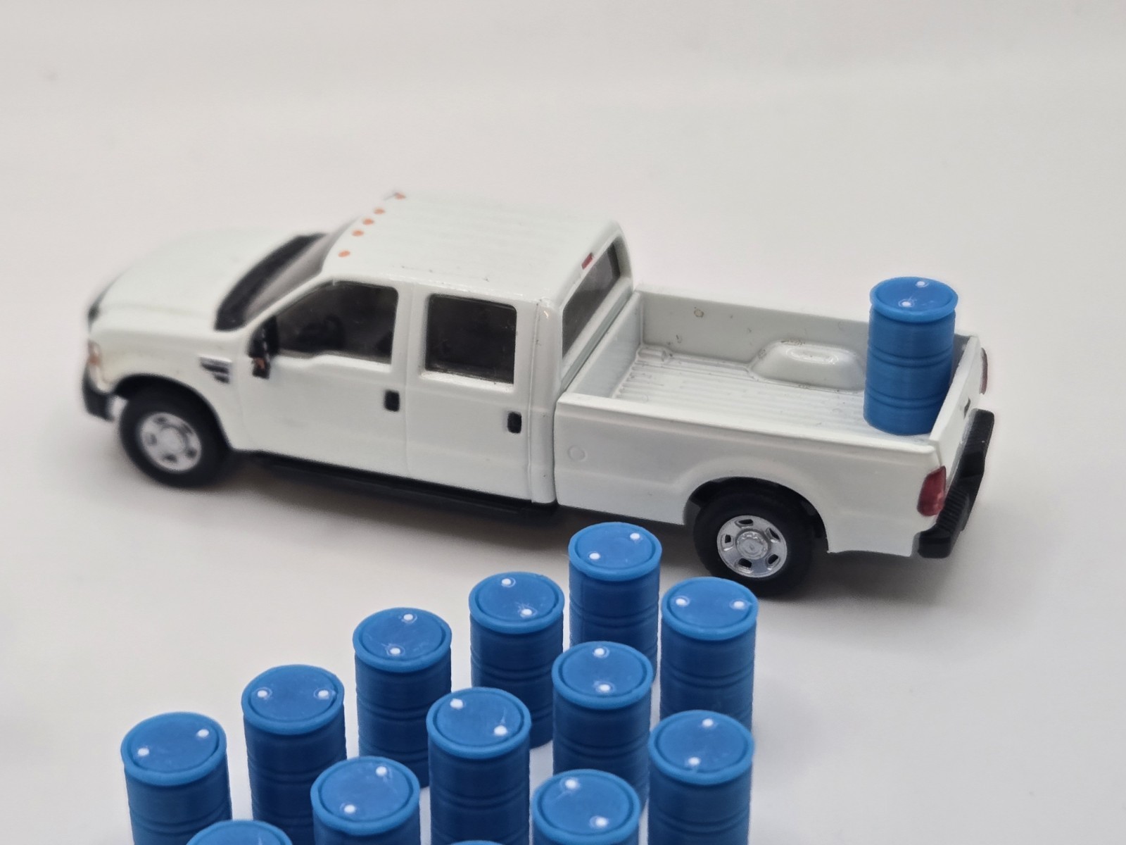 1/87 Scale Plastic 55 Gallon Drums in Blue *15 Pack*