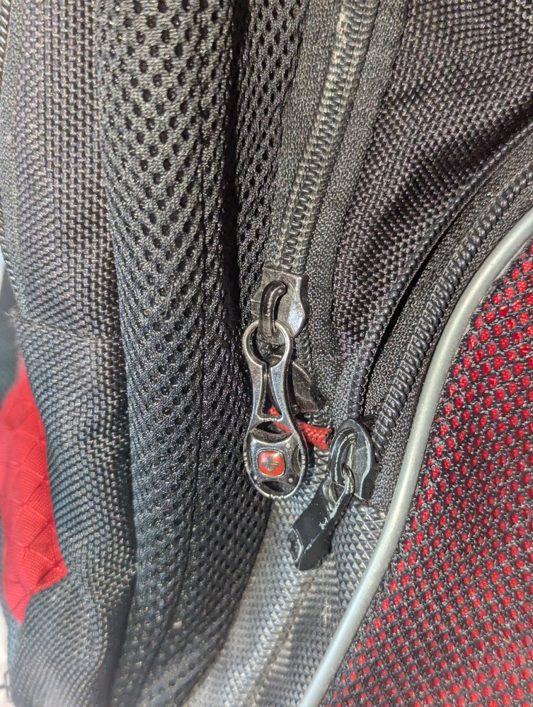Wenger Maxxum Tech Hiking Backpack Padded Divider Multi Pocket