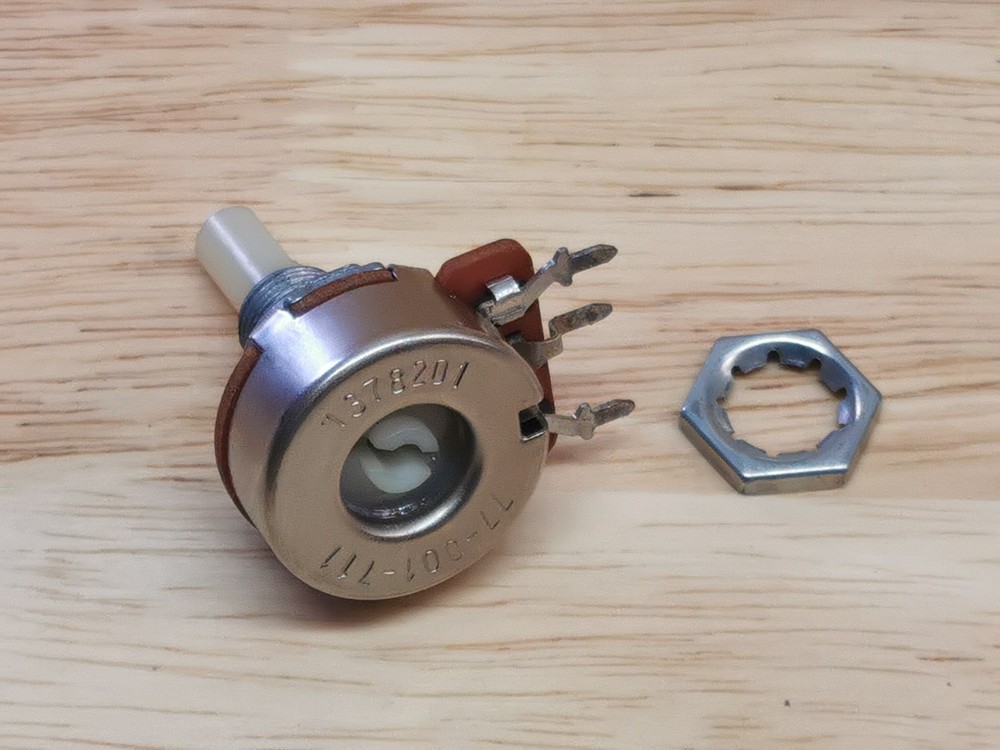 1982 CTS 1 Meg ohm Linear Taper Potentiometer Tested