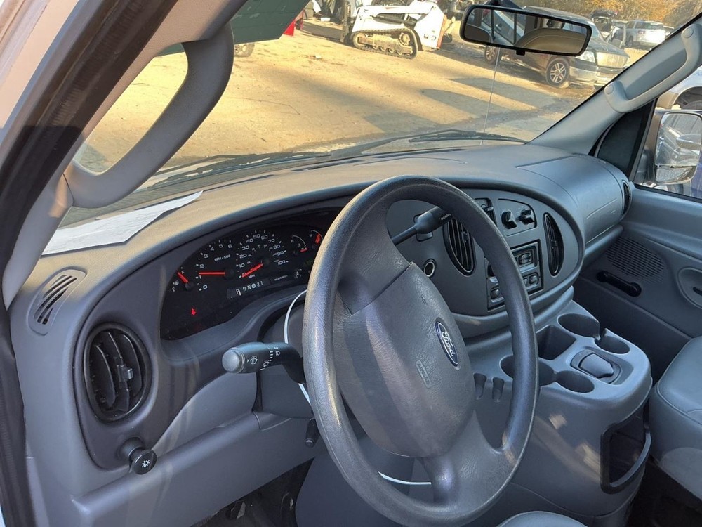 Fuse Box Engine Fits 05-08 FORD E150 VAN 4908570