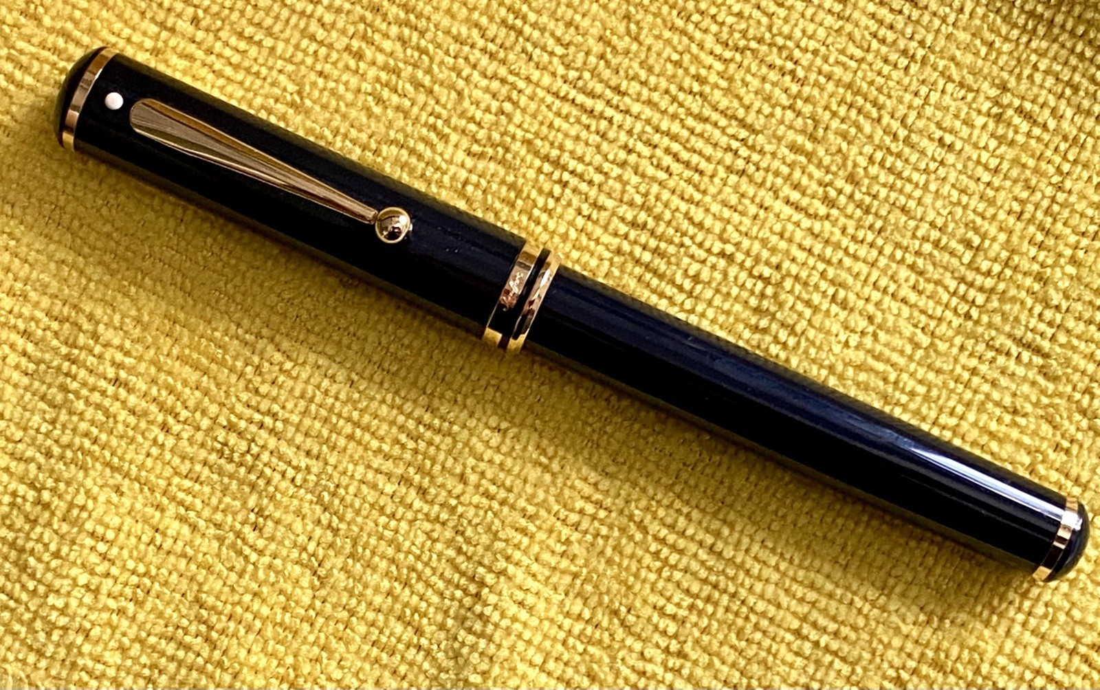 Sheaffer Connaiseur Fountain Pen 18k Fine Point Nib Black Pen