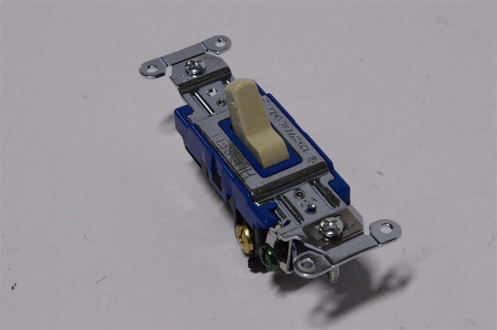 Hubbell Pro Toggle Switch 3 Way 1203I for back and side wiring
