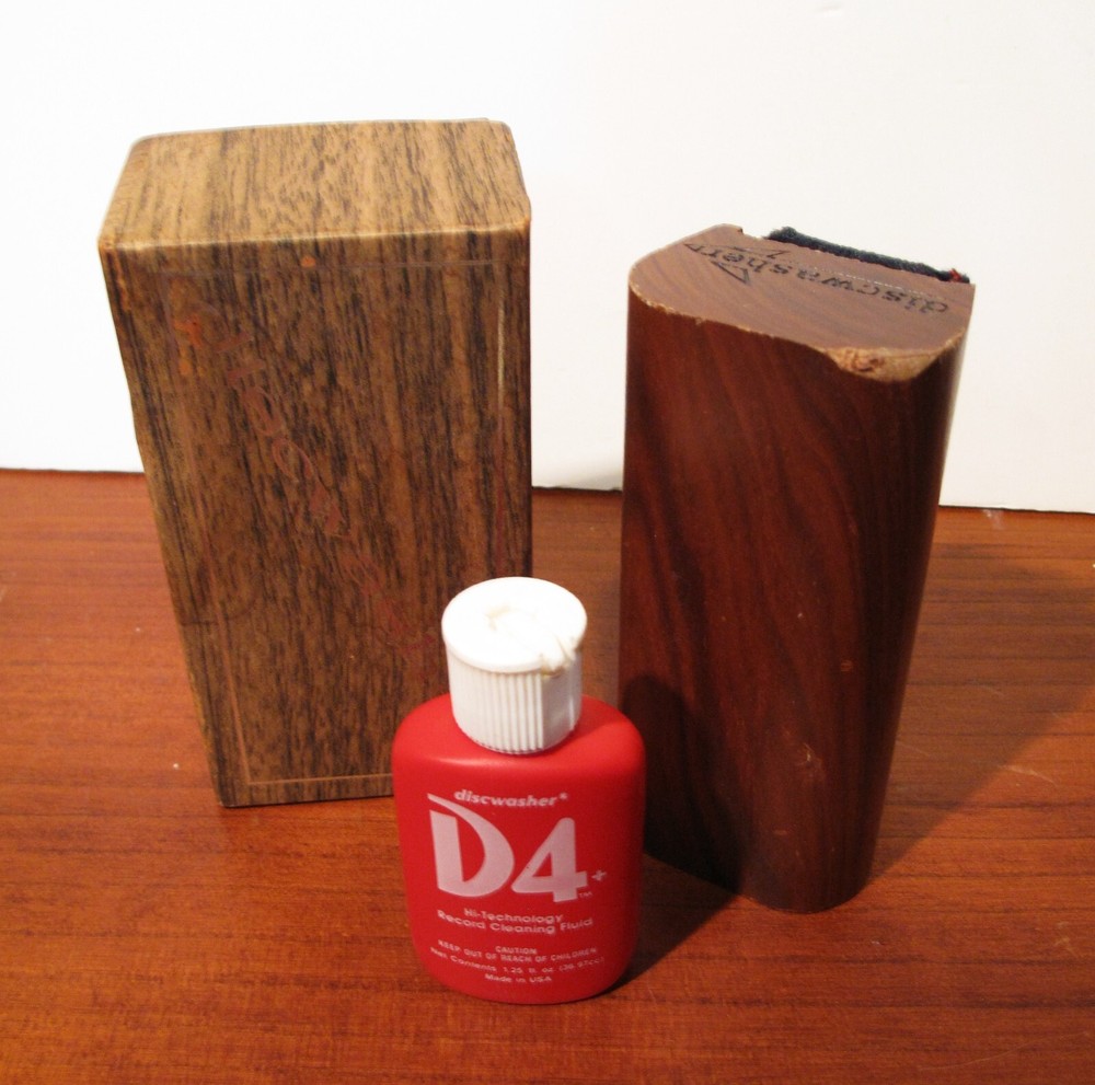 DISCWASHER D4 RECORD BRUSH w/ box & fluid
