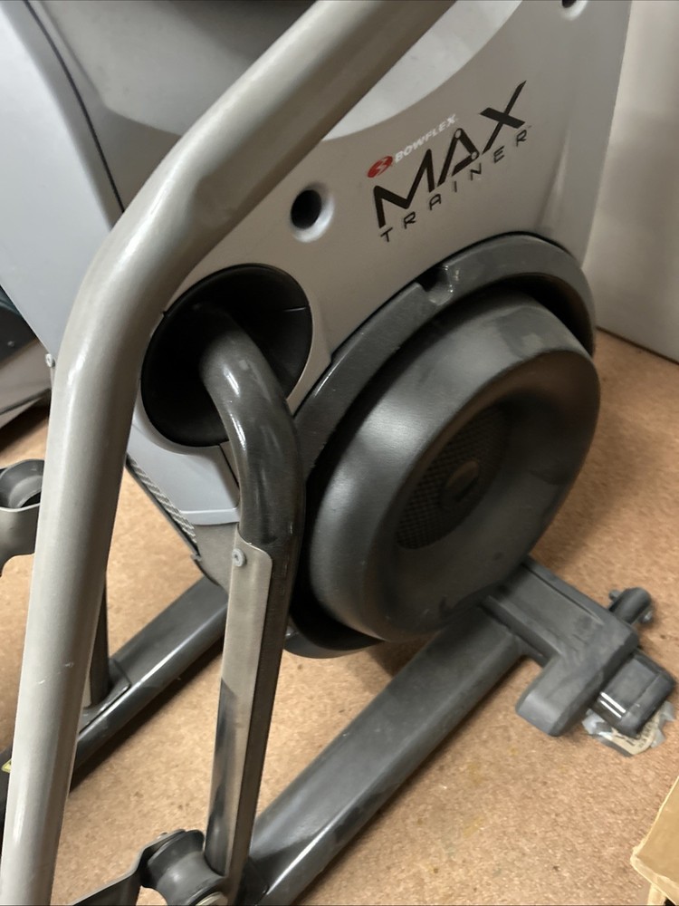 Bowflex Max Trainer M7 Elliptical Machine (Great Condition)