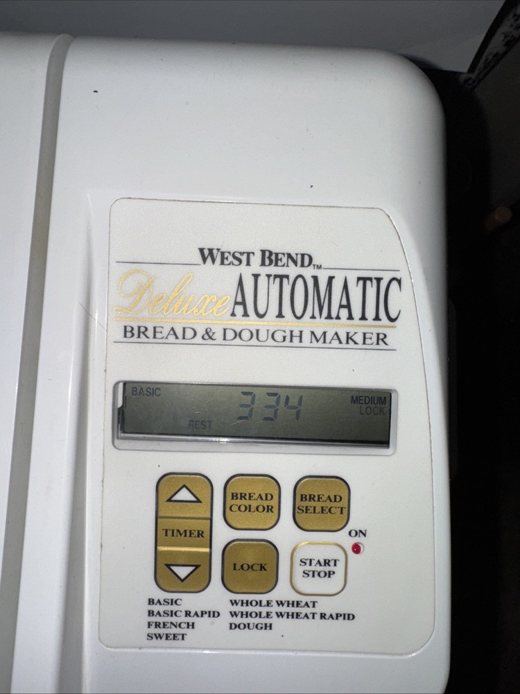 West Bend Deluxe Bread & Dough Maker Model 41050H 1.5 lb Automatic Machine