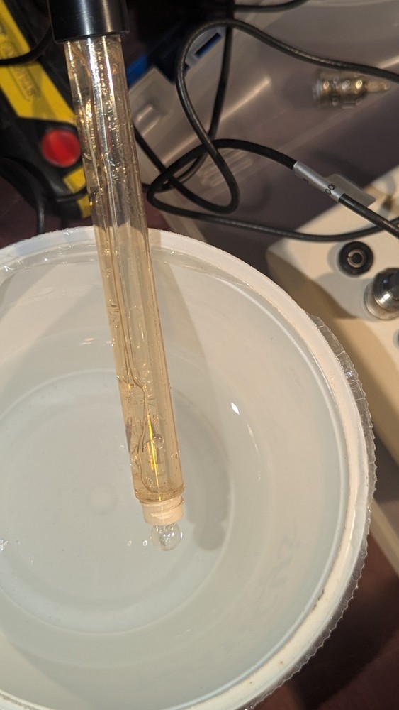 Omega PHH-257 Microprocessor PH Meter w Case & Probes READ CONDITION