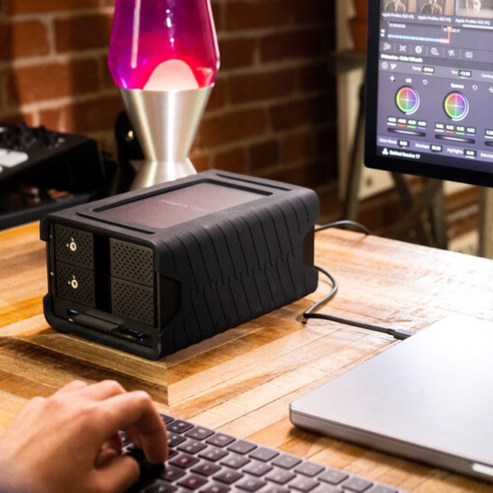 Glyph 8TB Blackbox PRO RAID 2-Bay RAID Array with Card Reader & USB Hub