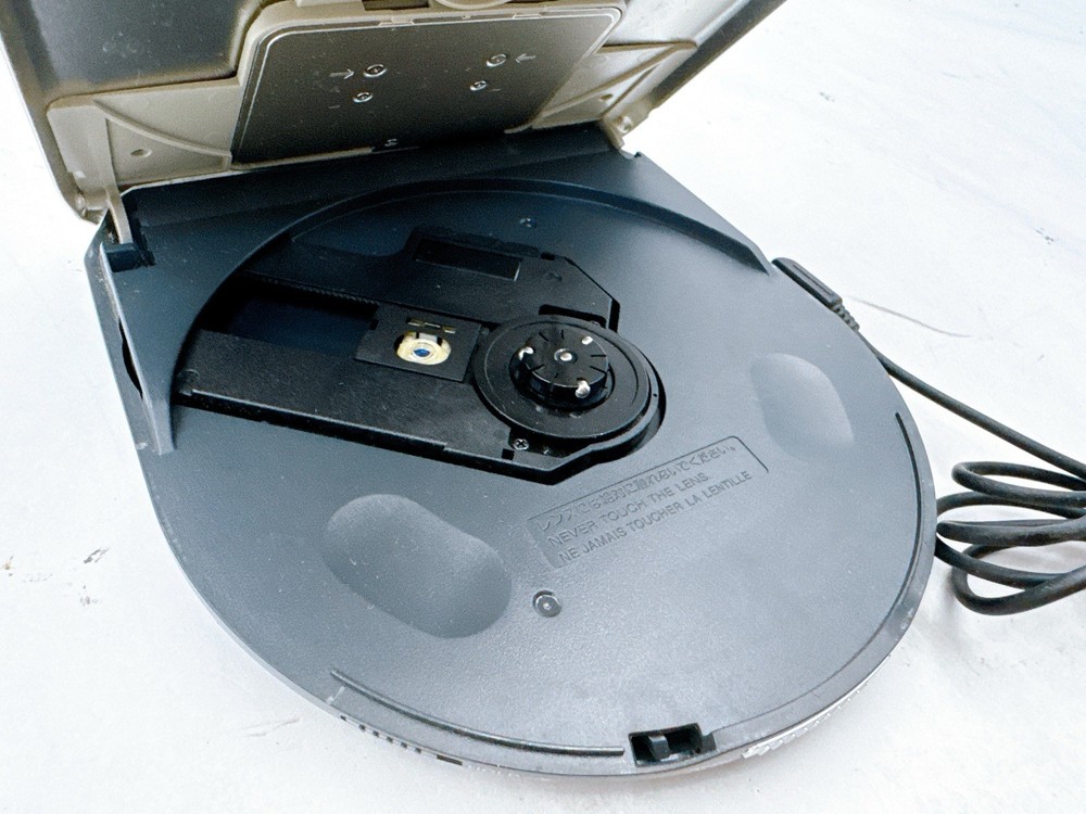 Sony D-E800 CD Walkman Portable ESP Player with Remote Tested Working