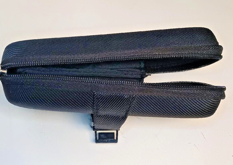 PIQUADRO Zippered Hard shell Accessories Storage Case clip attach