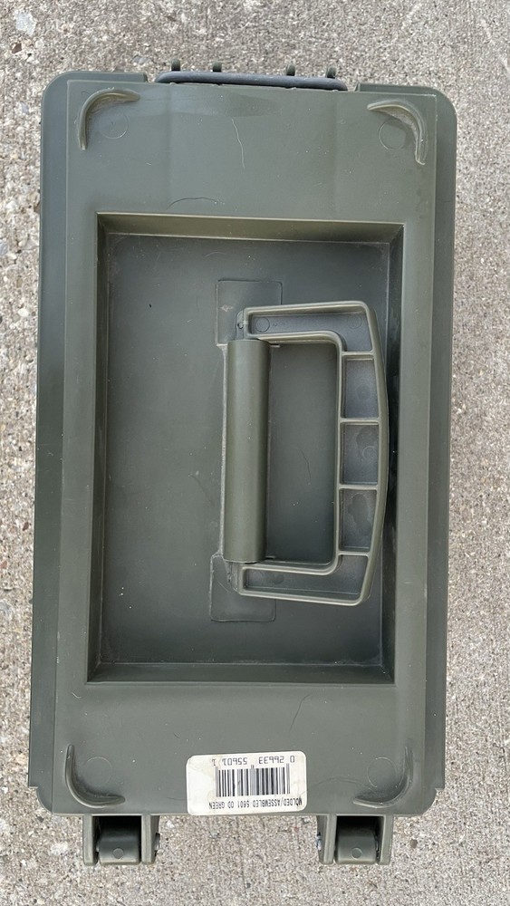 Action Field/Utility Box Excellent ￼