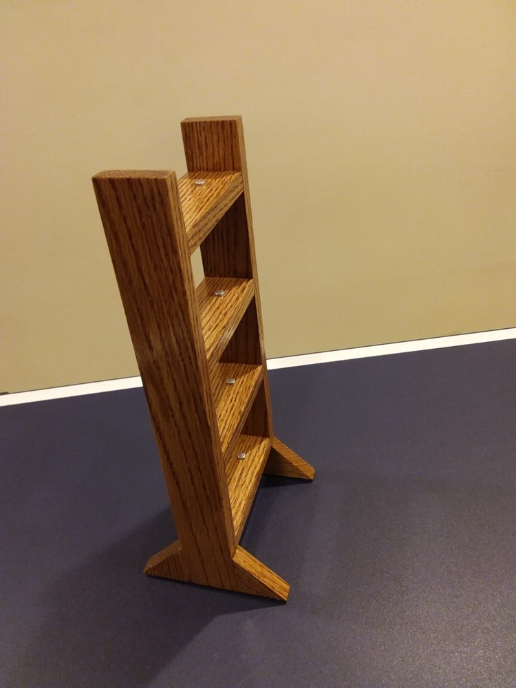 KNIFE DISPLAY STAND (RED OAK)