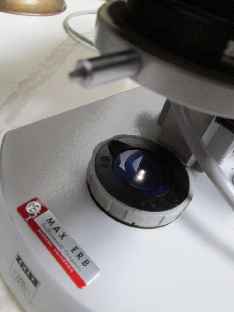 ZEISS 872 E Microscope .. Excellent condition .. Ready to go to work