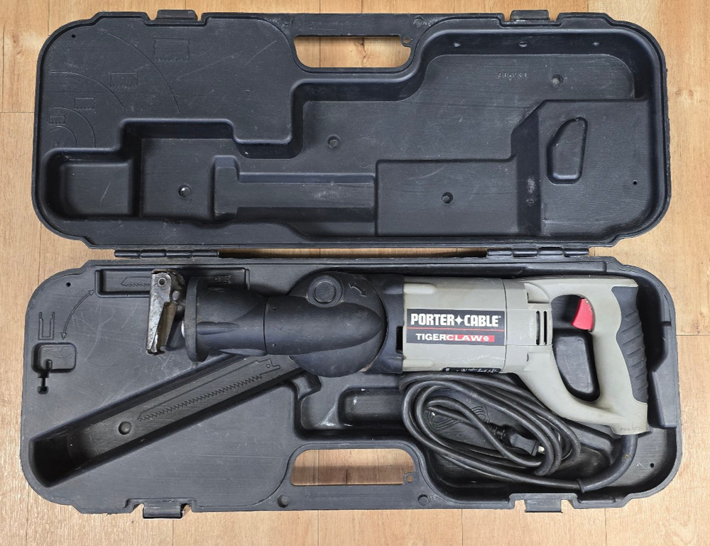 Porter Cable 750 Tigerclaw Variable Speed & Variable Angle Reciprocating Saw