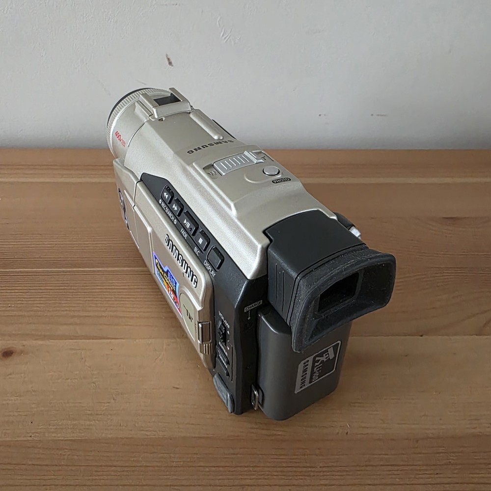 Samsung VP-D80 Digital Camcorder & Battery. Untested
