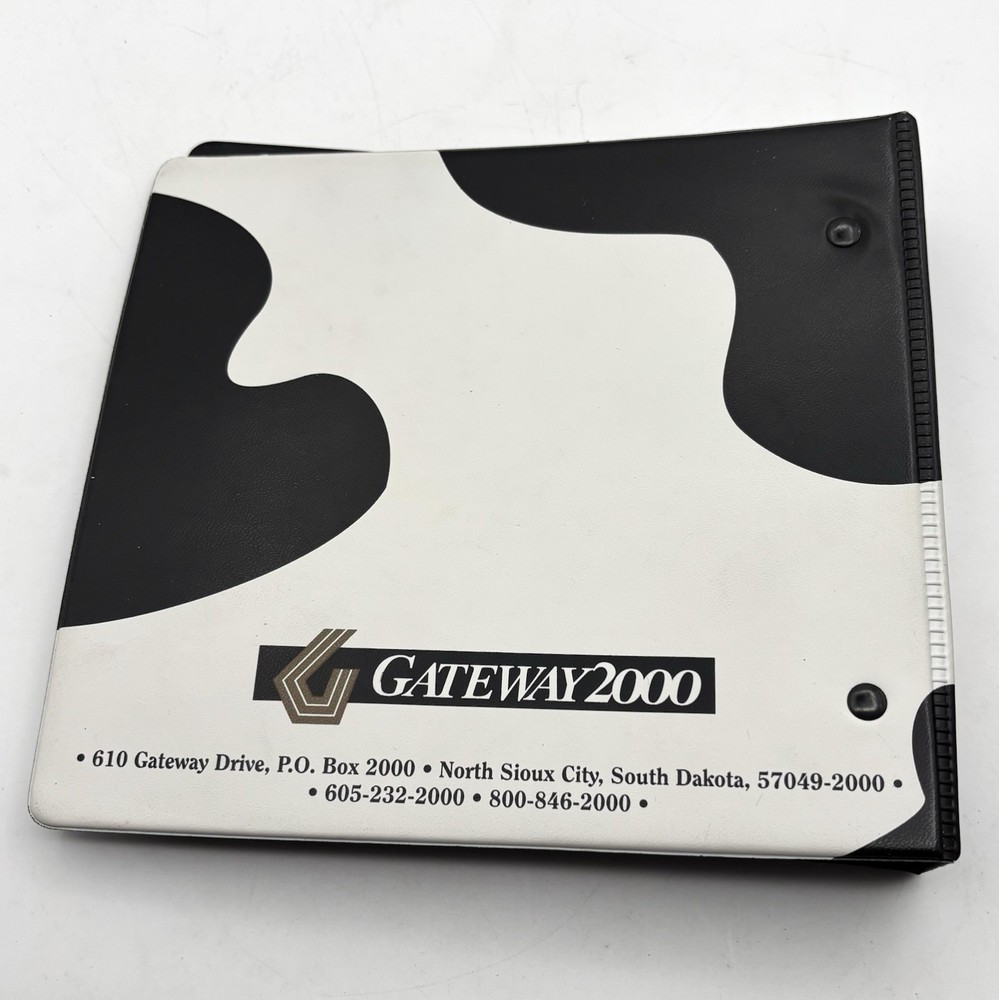 Vintage Gateway Computer Software Storage Binder CD Holder With Mixed CD’s.
