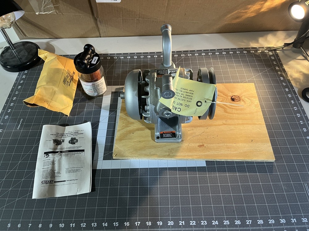 OIL-LESS ROTARY VANE VACUUM PUMP & COMPRESSOR