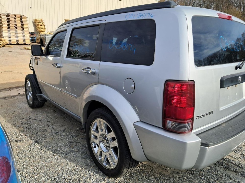 NITRO 2010 Glove Box 4902541