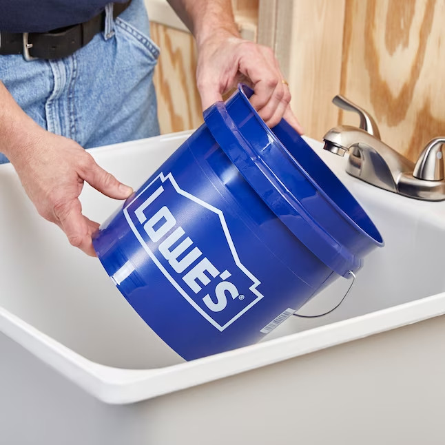 Lowe's 2-gallon Plastic Blue General bucket