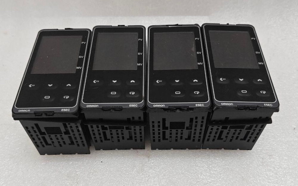 OMRON E5EC-RR2ADM-804 TEMPERATURE DIGITAL CONTROLLER 50/60HZ, 8.3A