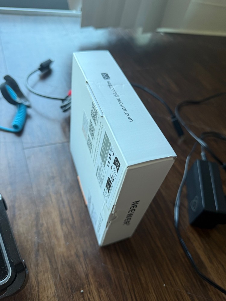 Atomos Ninja V+ SmallRig Cage,V-Mount Could Carter & Cable, Sun Visor, batteries
