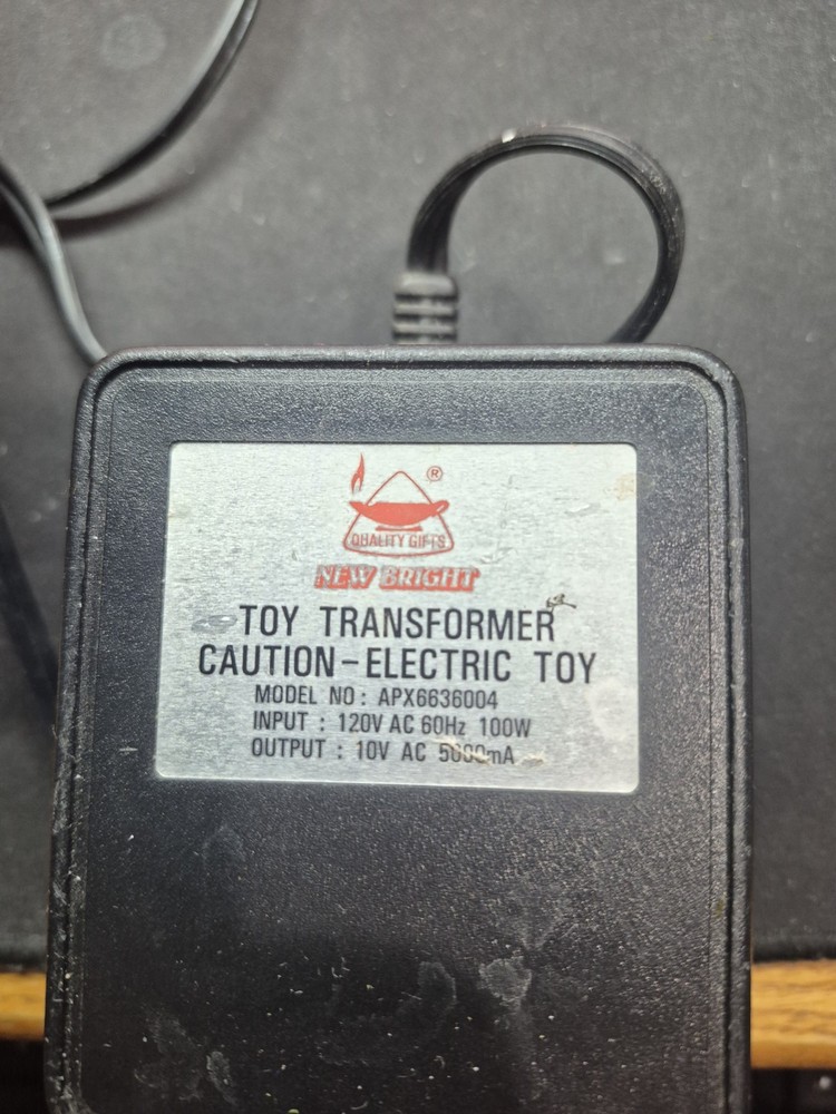 NEW BRIGHT TRANSFORMER HOLIDAY EXPRESS( 100WATTS)