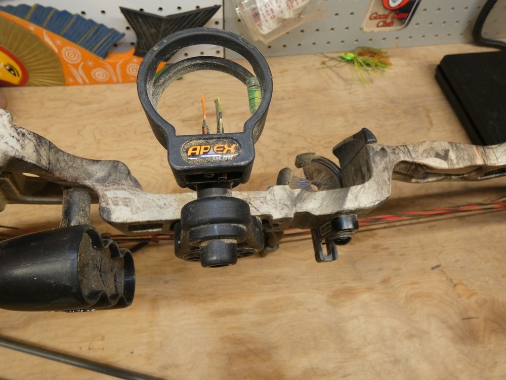 Barnett Archery Hunter XTreme Right Hand Compound Bow Setup Arrows Release +