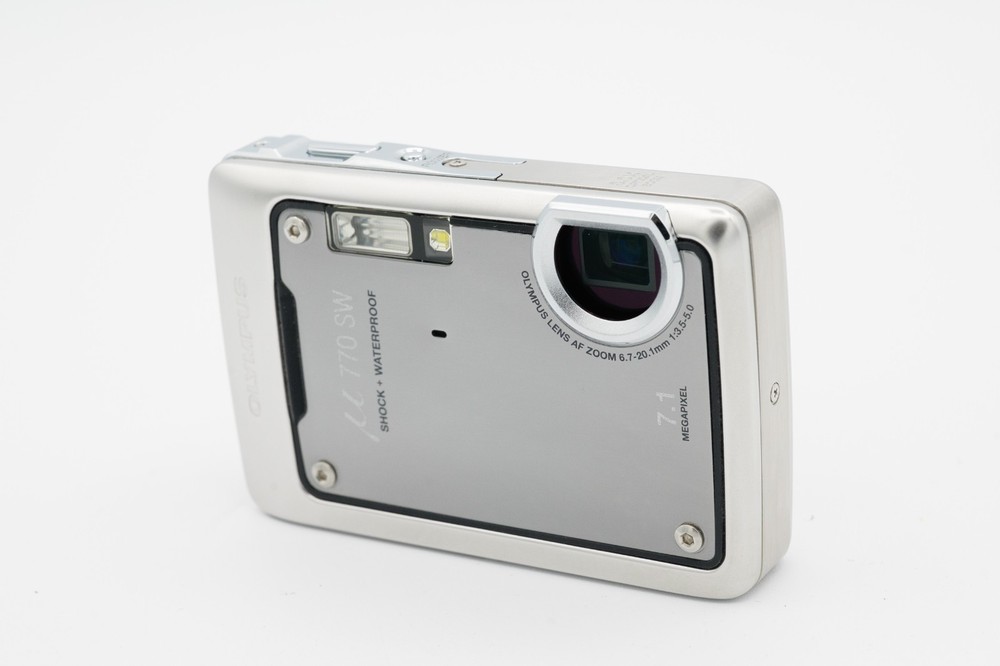Olympus µ 770 SW 7.1MP Silver Shock + Waterproof Digital Camera - Tested, Mint!