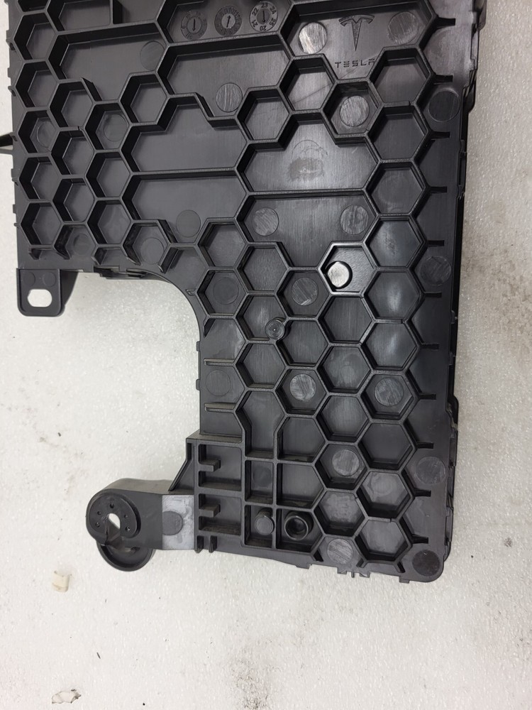 ⭕21-23 Tesla Model 3 Right Low Voltage Controller Electronic Module 1497848-00-E