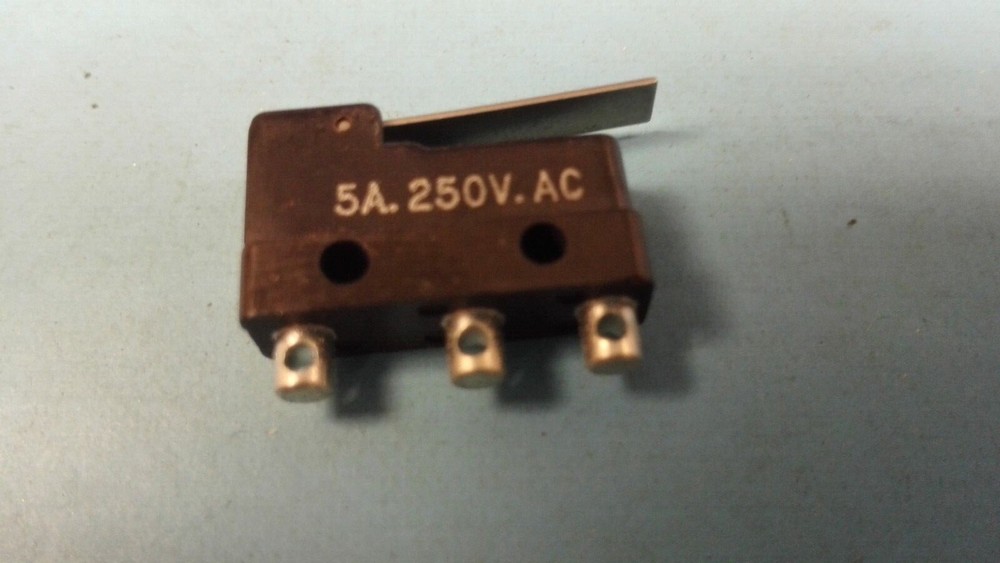 2LMT20-E Switch SPDT *Brand New* UNIMAX
