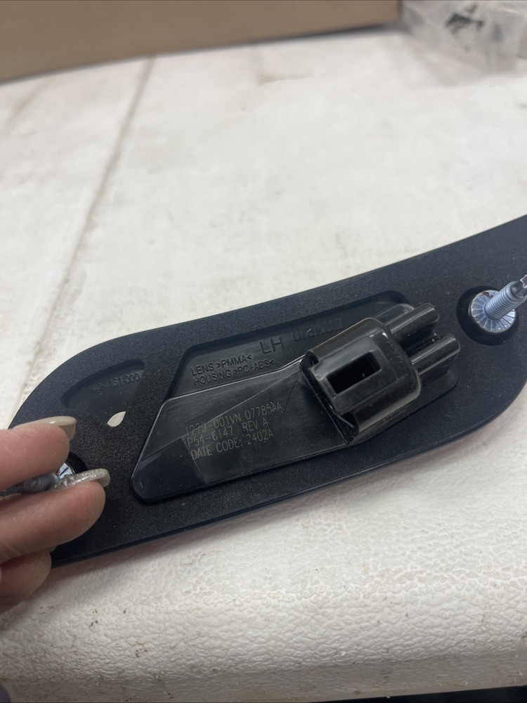 Indicator Light Replace OEM: P54-6147 B1