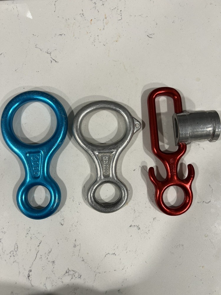 3x Climbing Items Accessories , Figure 8 Belay