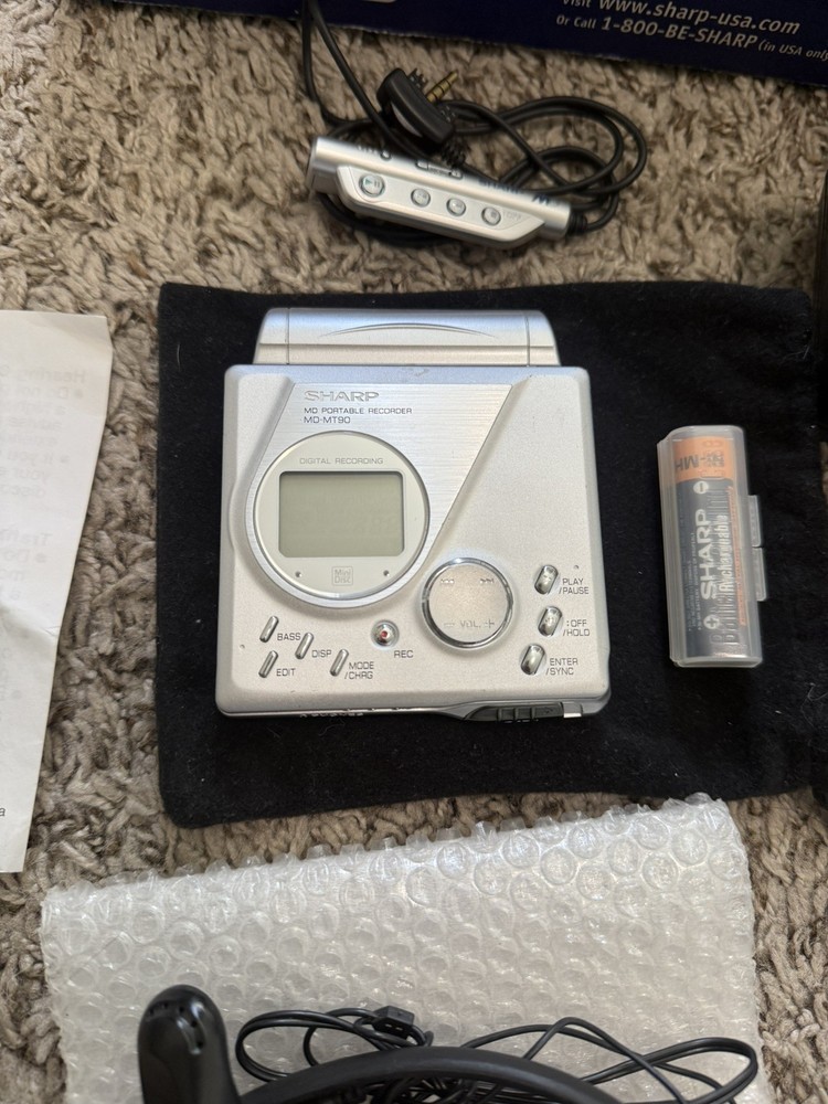 Sharp MD-MT90 (S) Portable Minidisc Player & Recorder Walkman - With Remote