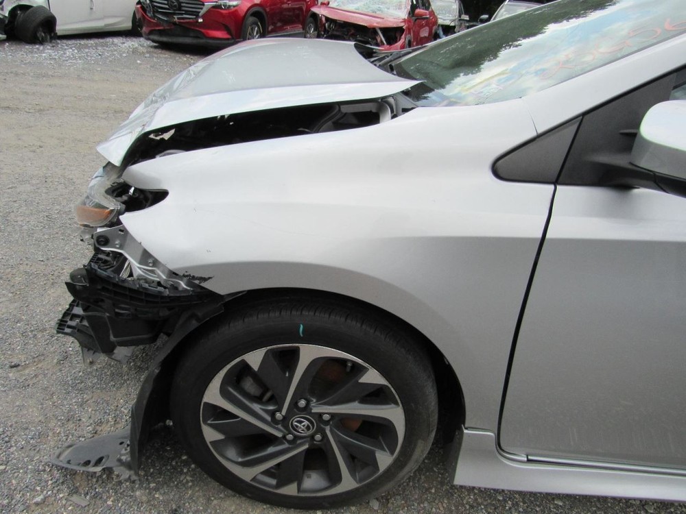 IM 2018 Glove Box 1065967