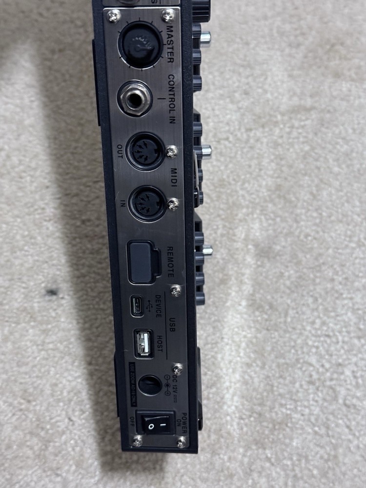 Zoom Multi-Effects G11 Processor with Expression Pedal PRO