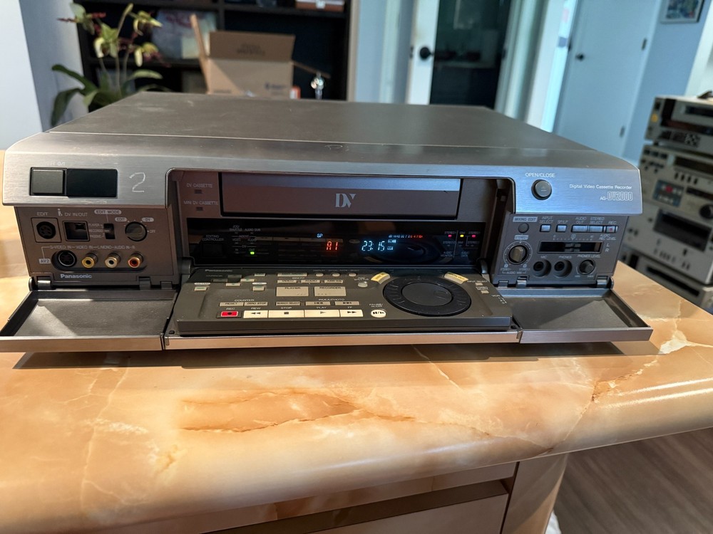 Panasonic AG-DV2000P DVMini DV Cassette Recorder Editor (2)