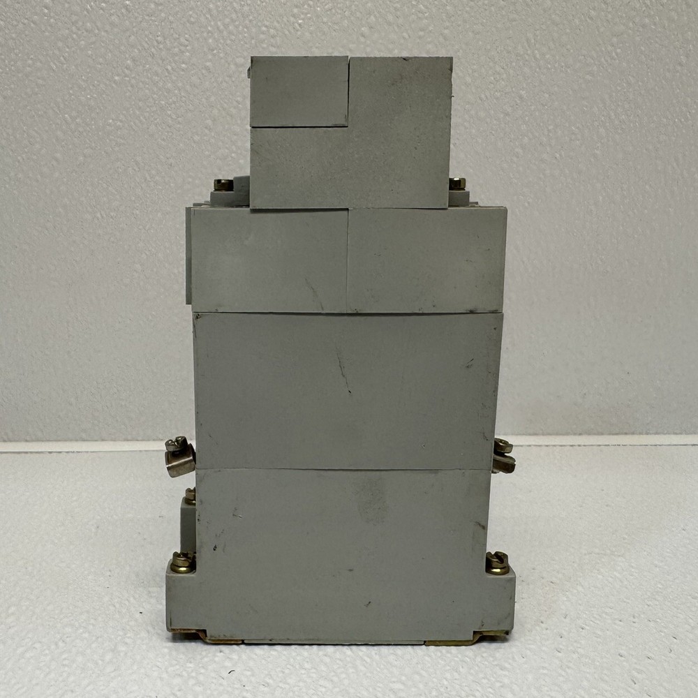 Allen Bradley 700-RTC00100U24 Ser. A Solid State Adjustable Timing Relay