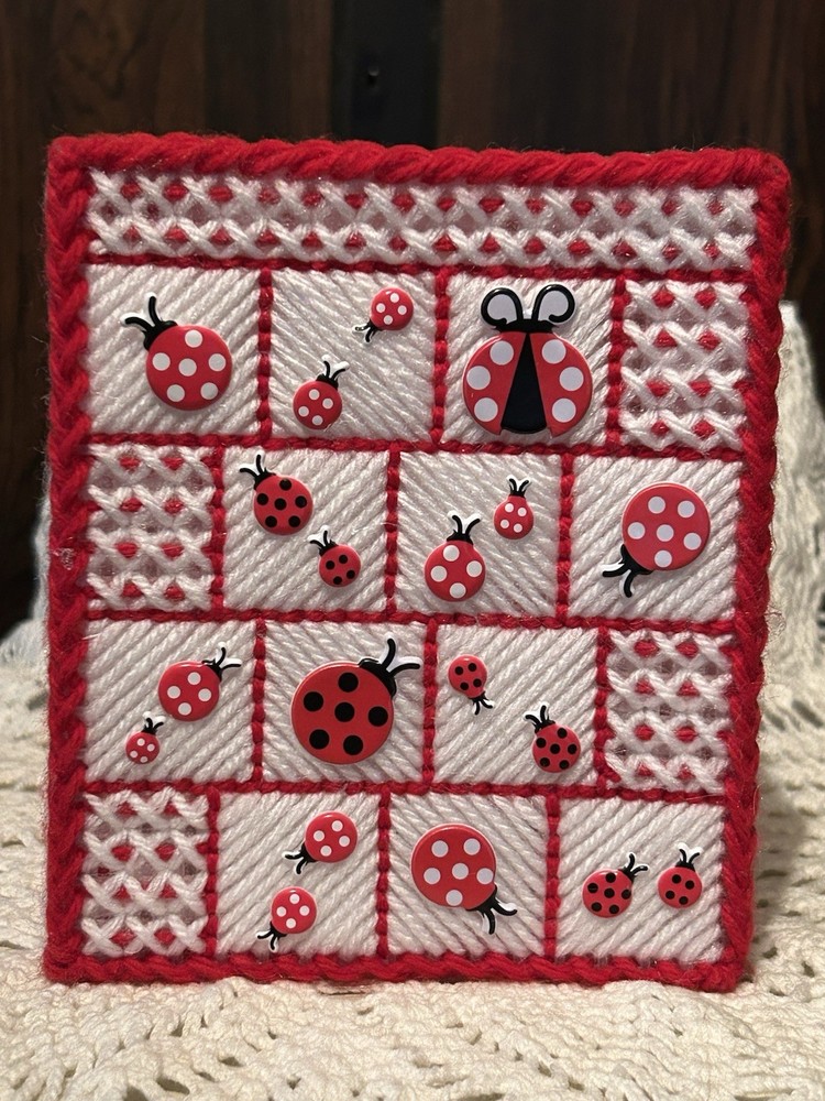 LADYBUG SAMPLER RED & WHITE NEW HANDMADE PLASTIC CANVAS TISSUE BOX COVER CUBE