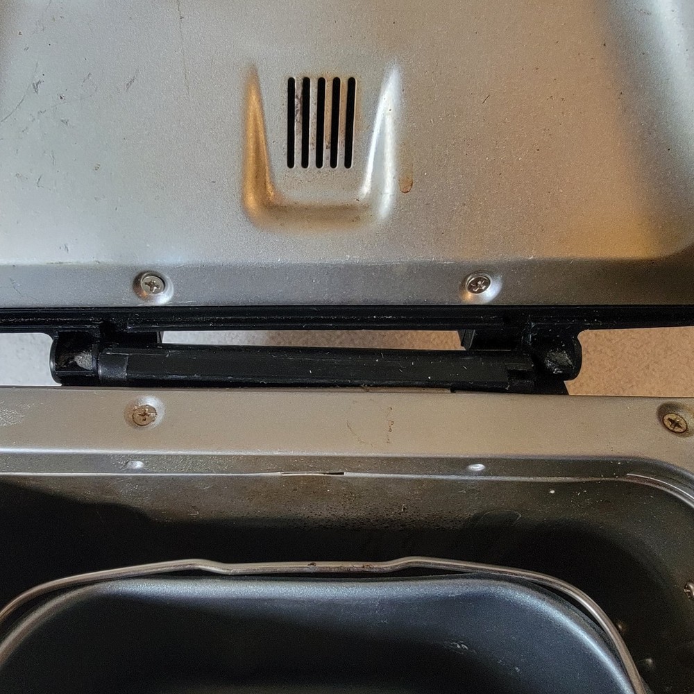 Cuisinart CBK200 Convection Bread Maker - Silver, Works, Read Description