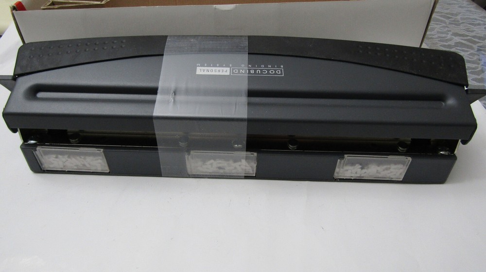 GBC Docubind Personal Presentation Binding System Machine CombBIND #7704100