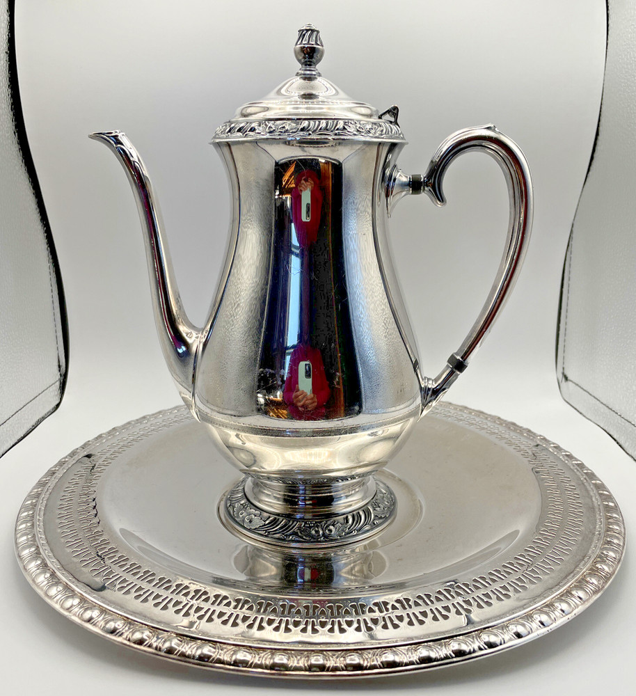 Vintage Oneida Henley Silverplate Teapot & Round Tray