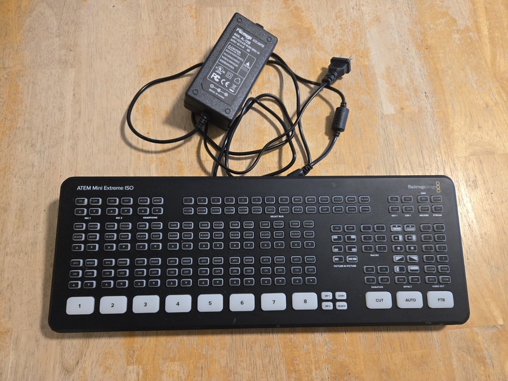 Blackmagic Design ATEM Mini Extreme ISO 8x HDMI Switcher *read description*