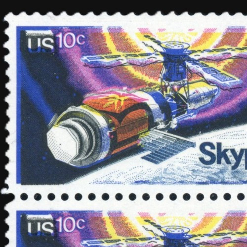 EFO 1529 BLACK COLOR SHIFT CREATES WHITE LINE ABOVE "US" --P-BLOCK/4 -- SPACE