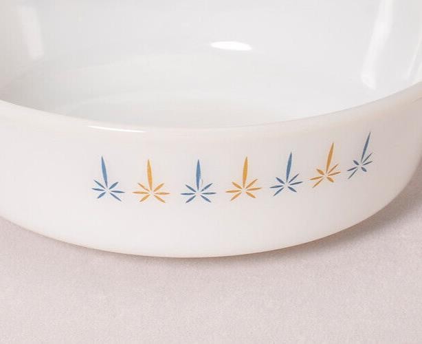 Ancher Hocking, 1 1/2 quart Casserole Dish, Candleglow Pattern #437